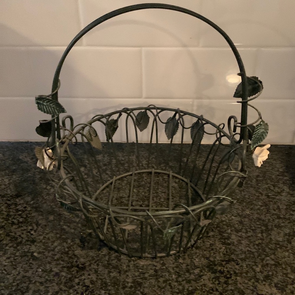 Wire basket